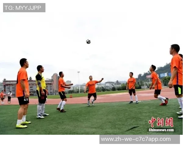 转身踢足球的技巧与乐趣探索让你在球场上如鱼得水